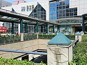 京王線「府中」駅　距離約800m