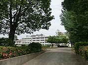 多摩市立永山小学校まで約570m