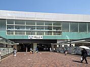 小田急多摩線・京王相模原線「京王多摩センター」「小田急多摩センター」駅まで約800m