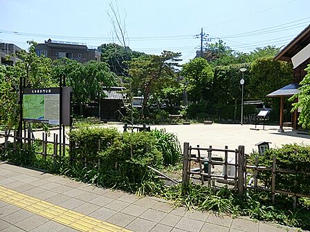 久本薬医門公園 距離約400m