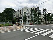 府中市立本宿小学校まで約550m