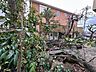 外観：庭園風の植栽と池がある落ち着いた外観の住宅です