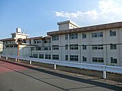 綾瀬市立北の台中学校　距離約500m