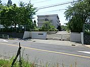 多摩市立和田中学校　距離約1500m