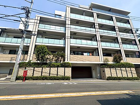 洗練された街並みと豊かな住環境が調和する『自由が丘』での生活