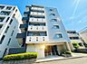 外観：複数階建ての集合住宅の外観
