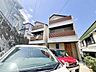 外観：車が停められる3階建て住宅の外観です
