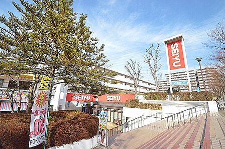 西友 新ゆりグリーンタウン店 距離約300m