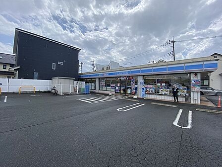 ローソン 海老名河原口五丁目店まで約1000m