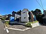 外観：角地にある二階建て住宅の外観写真です