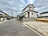 外観：住宅が建ち並ぶ静かな住宅街の角地の様子です
