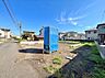 その他：敷地内の青い物置と周辺住宅