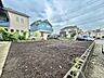 外観：住宅街にある整地前の土地