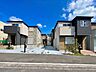 外観：二戸一型の新築住宅、駐車場とシンプルな外観