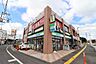 周辺：ファミリーマート　稲城長沼駅前店　距離約200m