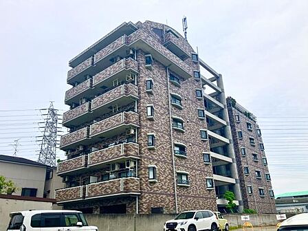 トレンドなモダンな外観がお洒落です。