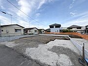 車で3分程度の距離にはスーパーがあります