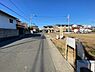 その他：バス停まで徒歩1分！通勤、通学にも便利。
