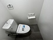 温水洗浄便座付きのトイレです！