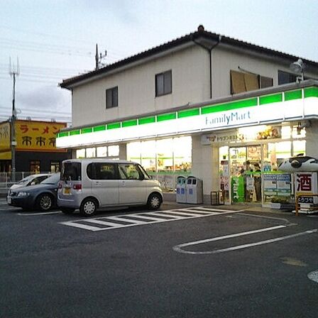 ファミリーマート座間郵便局前店まで214m