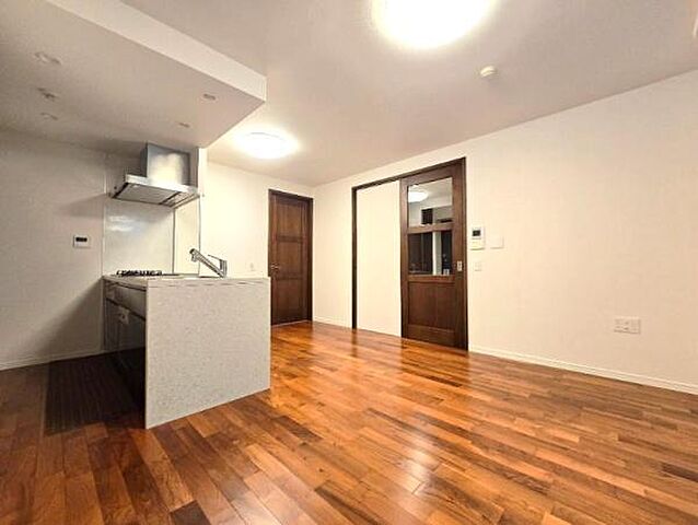 リビング/ダイニング ロイヤルシーズン新宿柏木 1階/-