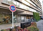 渋谷区立中央図書館まで550m