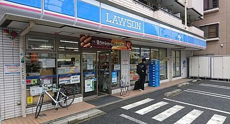 ローソン池尻1丁目店まで290m