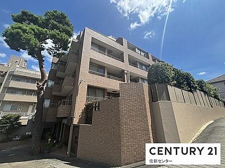 開放感ある3方角住戸!「高井戸」駅徒歩2分!駅近の快適さ&穏やかな住環境 WICや造作棚など収納豊富な2LDK!