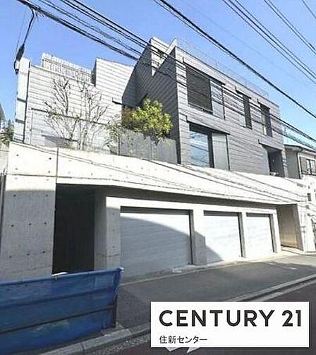2010年築・戸建て感覚のメゾネットタイプ!収納充実の2SLDK住戸!広々専用庭付×屋内駐車場専用使用権付き(無償)!ペット飼育可♪「江戸川橋」駅徒歩4分「茗荷谷」駅徒歩10分の好立地!