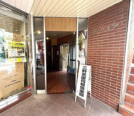 清掃が行き届いた綺麗なエントランス。管理体制良好!