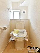 ■従来品と比べ約70％も節水タイプのトイレです！1階・2階共にウォシュレット付き！■