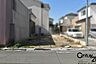 外観：■現地撮影写真■小学校まで徒歩5分程でお子様の通学が安心です！
