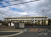 生駒市立大瀬中学校まで740m