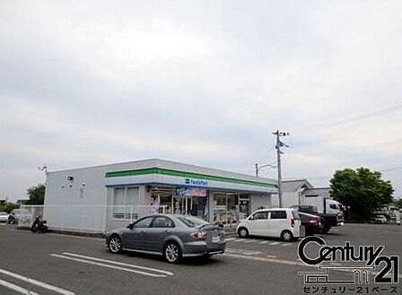 ファミリーマート生駒東松ヶ丘店まで746m