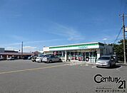 ファミリーマート香芝良福寺店まで645m