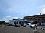ファミリーマート青翔高校前店まで1001m
