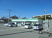 ファミリーマート奈良宝来店まで944m