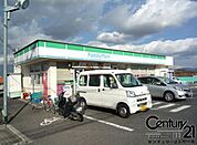 ファミリーマート近鉄学園前駅店まで1417m