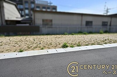 外観:■現地撮影写真■土地面積約43坪と開放的!お気軽にお問い合わせください! 外観:■現地撮影写真■土地面積約43坪と開放的!お気軽にお問い合わせください!