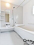 ■ゆったりしたサイズの浴室です！足を伸ばしての入浴は疲れも癒してくれます！■