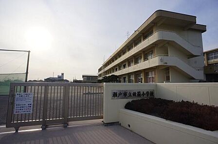 效範小学校まで450m、效範小学校まで450m(徒歩約6分)