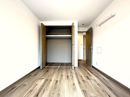 クローゼットもあるので収納にも困りません！荷物が多い方にも安心です。