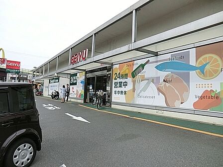 西友能見台店まで1000m、徒歩約12分です。営業時間:年中無休(24時間営業※一部を除く)マクドナルド併設、駐車場無料