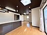 リビング/ダイニング：2階リビング※居住中の為、掲載写真はAI処理により家具・小物を消去しています。実際の室内状況とは異なる場合があります。現況を優先とします。