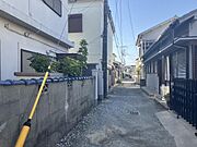 前面道路（物件に向かって右側方向）