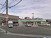 ファミリーマート貝塚二色店まで829m