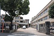 岸和田市立久米田中学校まで568m