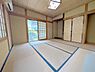 和室：和室は汎用性が高く様々な使い方ができます♪収納と床の間がございます。
