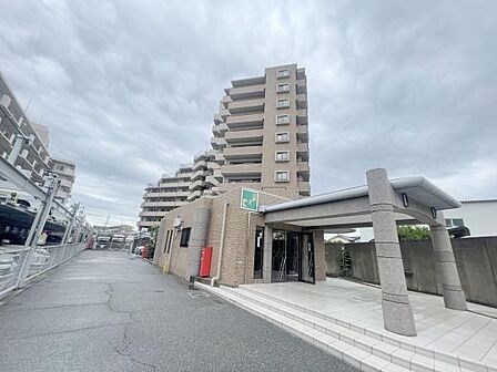 毎日のお散歩も快適なエリアで、ゆとりある住環境が整っています。