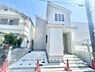 駐車場：前面道路は閑静な住宅地をはしる車通りの少ない道路。お車の出し入れが苦手なママや小さなお子様にも安心ですね。しっかり舗装もされているので、ベビーカーや自転車で通っても快適に通行できます。